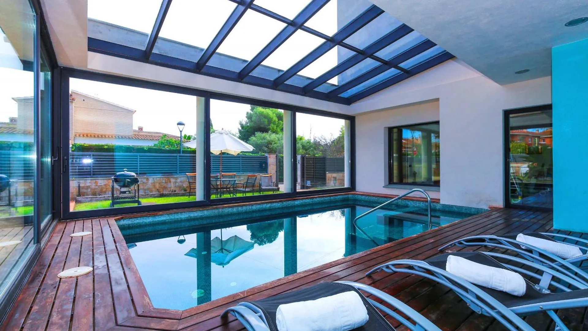 Gira-Sol Planetcostadorada Cambrils 0*,  Spain